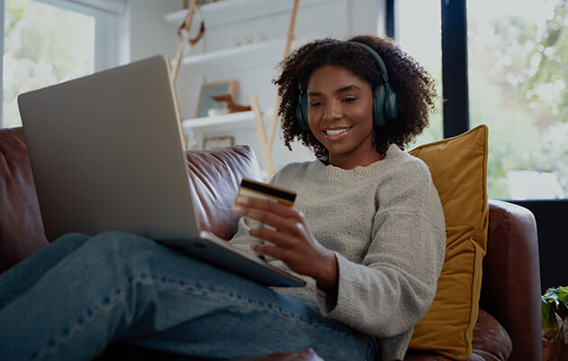woman online shopping large