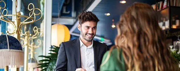 B2B HomePage LG_Man Woman Agreeing Contract