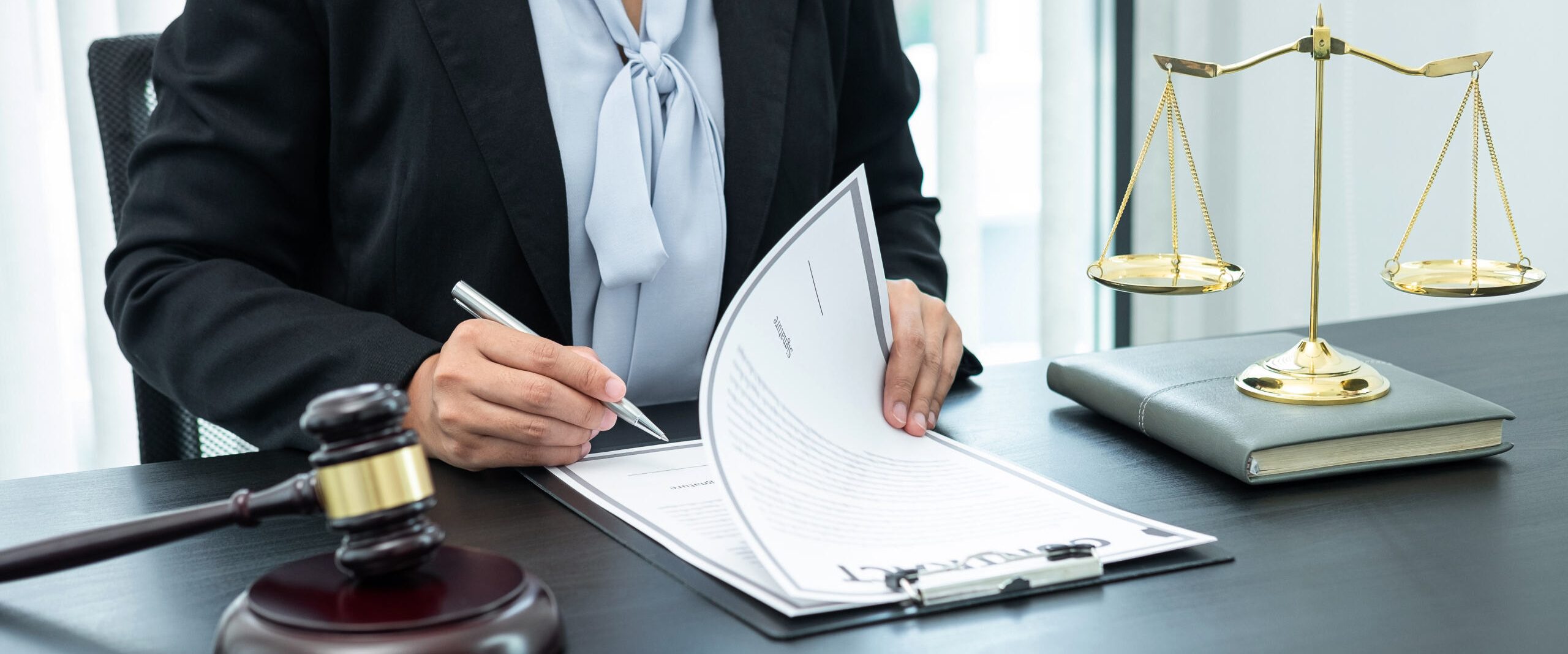 Hero Human Sign Contract Scale Gavel